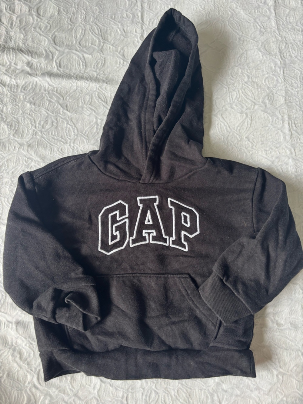 GAP Black Sweatshirt with White Tag Detail